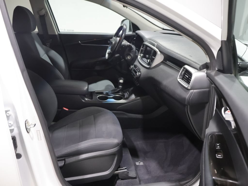 Used 2019 Kia Sorento AWD V6 image 21