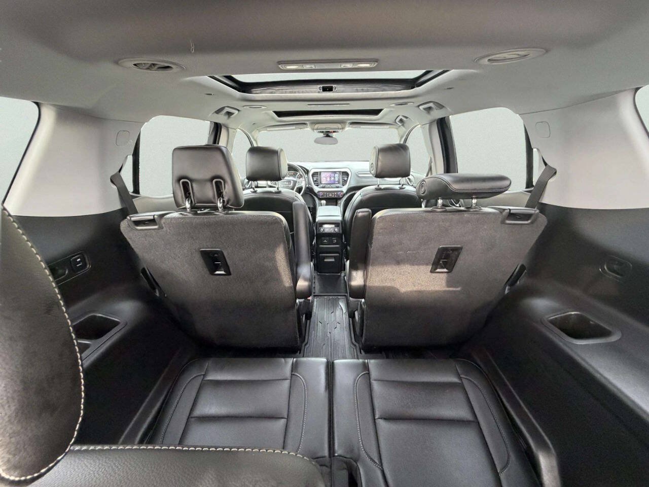 Used 2019 GMC Acadia SLT w/ LPO, Floor Liner Package AWD/4WD image 9