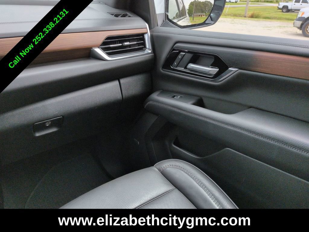 Used 2025 GMC Yukon XL Denali AWD/4WD image 19