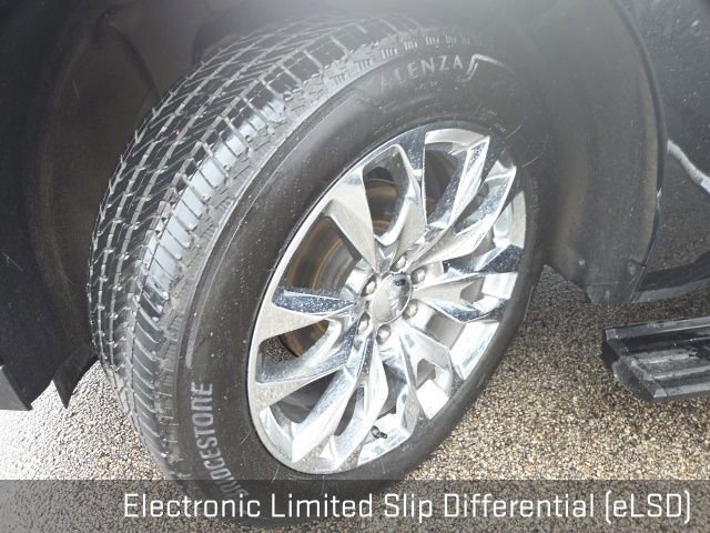 Used 2024 GMC Yukon XL Denali w/ Advanced Technology Package AWD/4WD image 29
