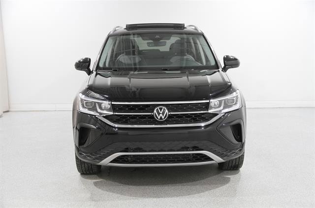 Used 2023 Volkswagen Taos SEL image 2