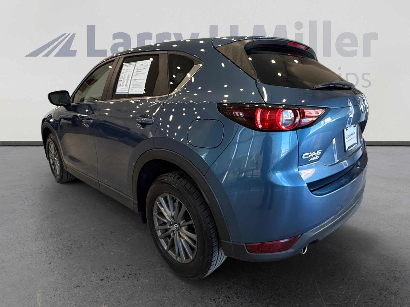 Used 2017 MAZDA CX-5 Touring w/ Preferred Equipment Package image 3