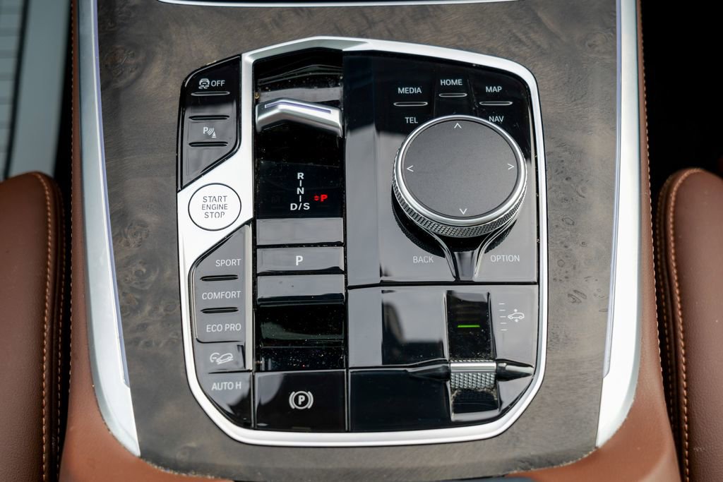 Used 2023 BMW X7 xDrive40i w/ Premium Package image 57