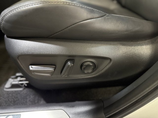 Certified 2024 Toyota Venza Nightshade image 14