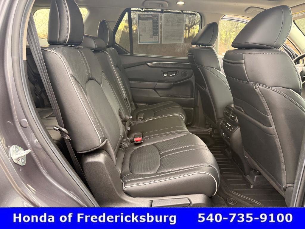 Certified 2025 Honda Pilot Elite image 33