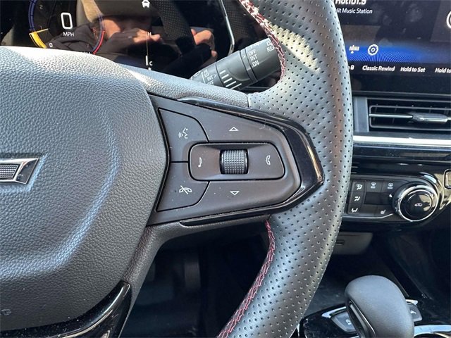 Used 2025 Chevrolet Trax RS w/ Sunroof Package image 13