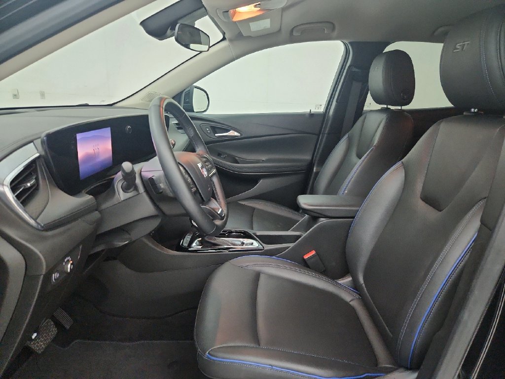 Used 2025 Buick Encore GX Sport Touring w/ Comfort Package FWD image 20