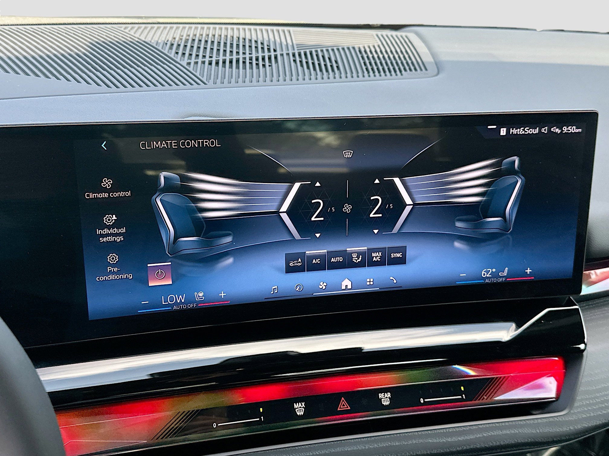 Used 2025 BMW i5 eDrive40i w/ Premium Package image 16