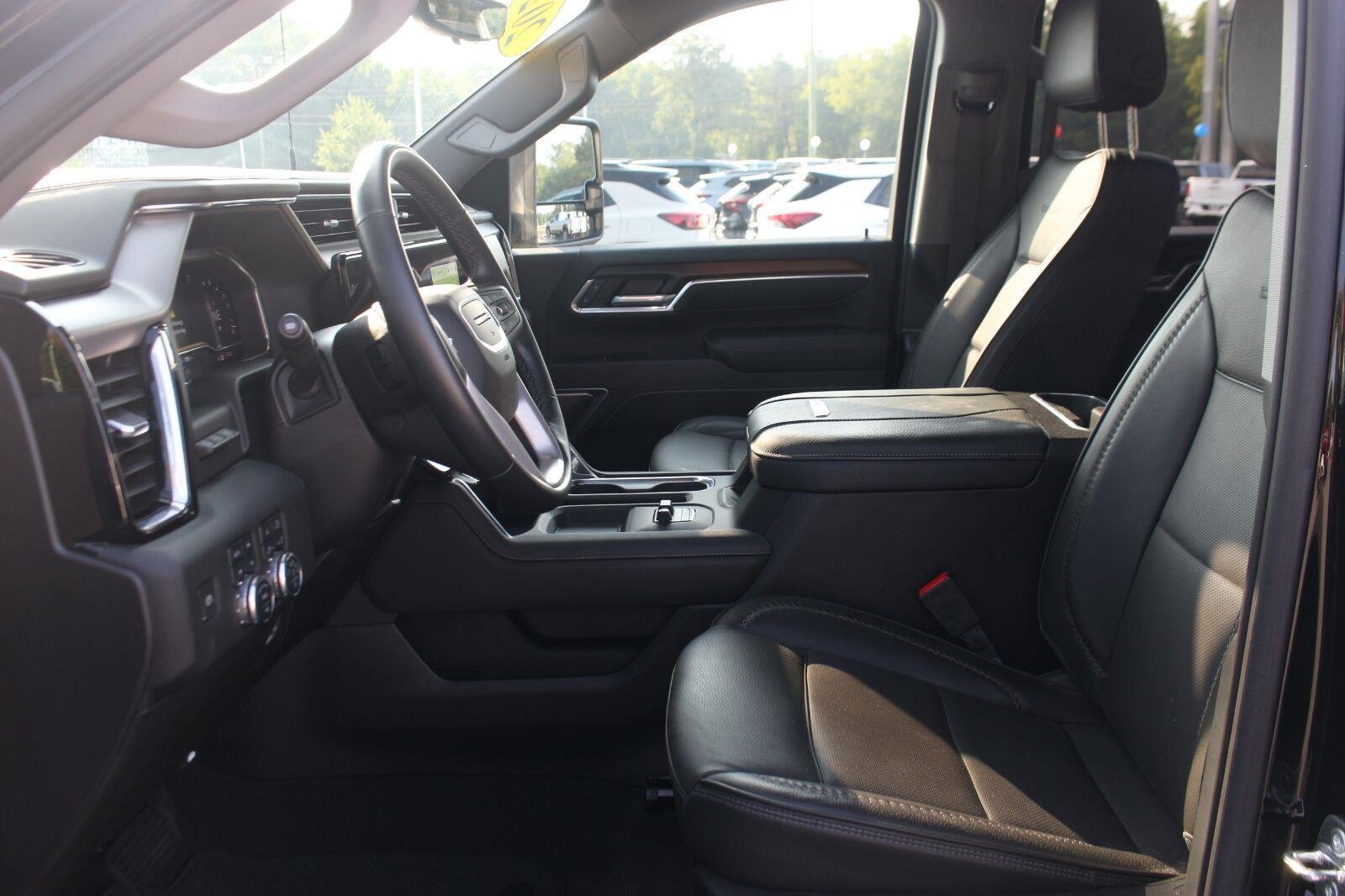 Used 2025 GMC Sierra 2500 Denali w/ Denali Reserve Package AWD/4WD image 13