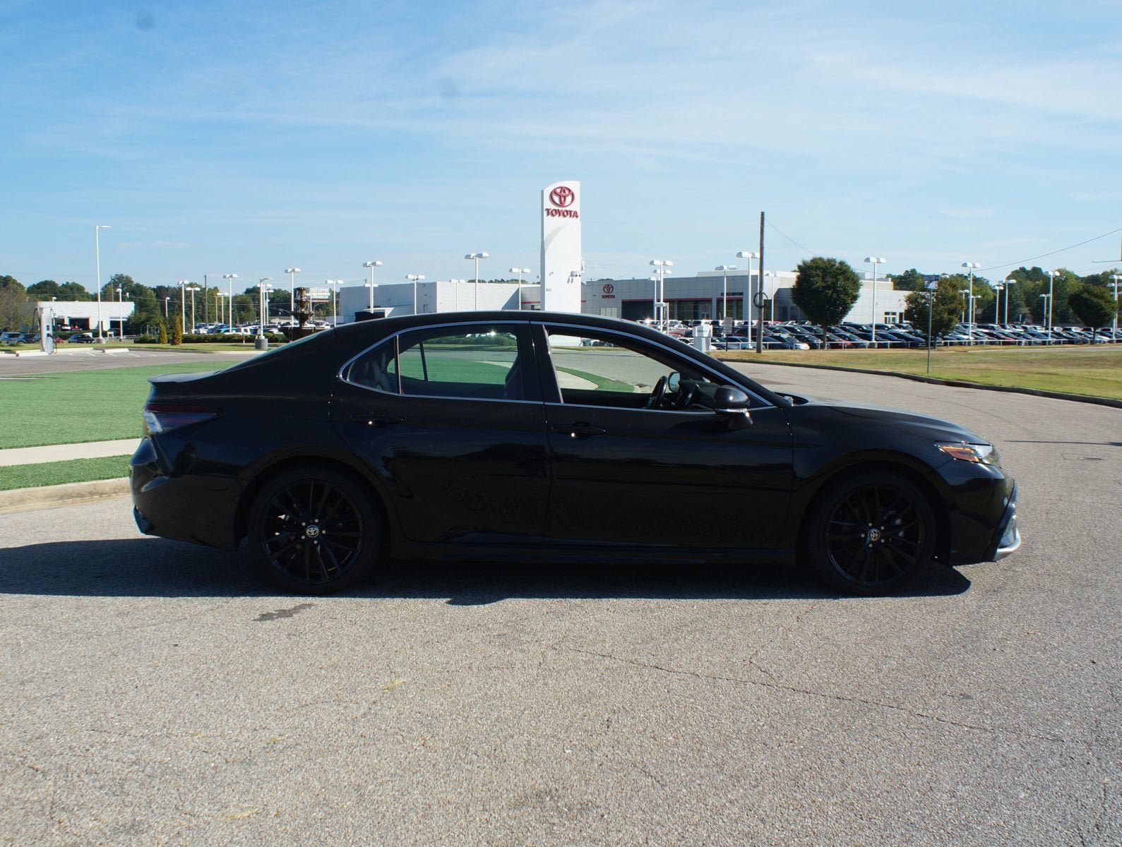 Used 2023 Toyota Camry XSE w/ Navigation Package FWD image 21