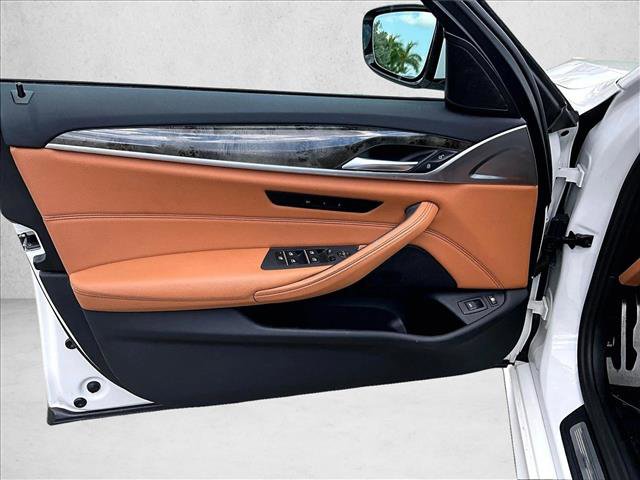 Used 2023 BMW 530e w/ M Sport Package image 17