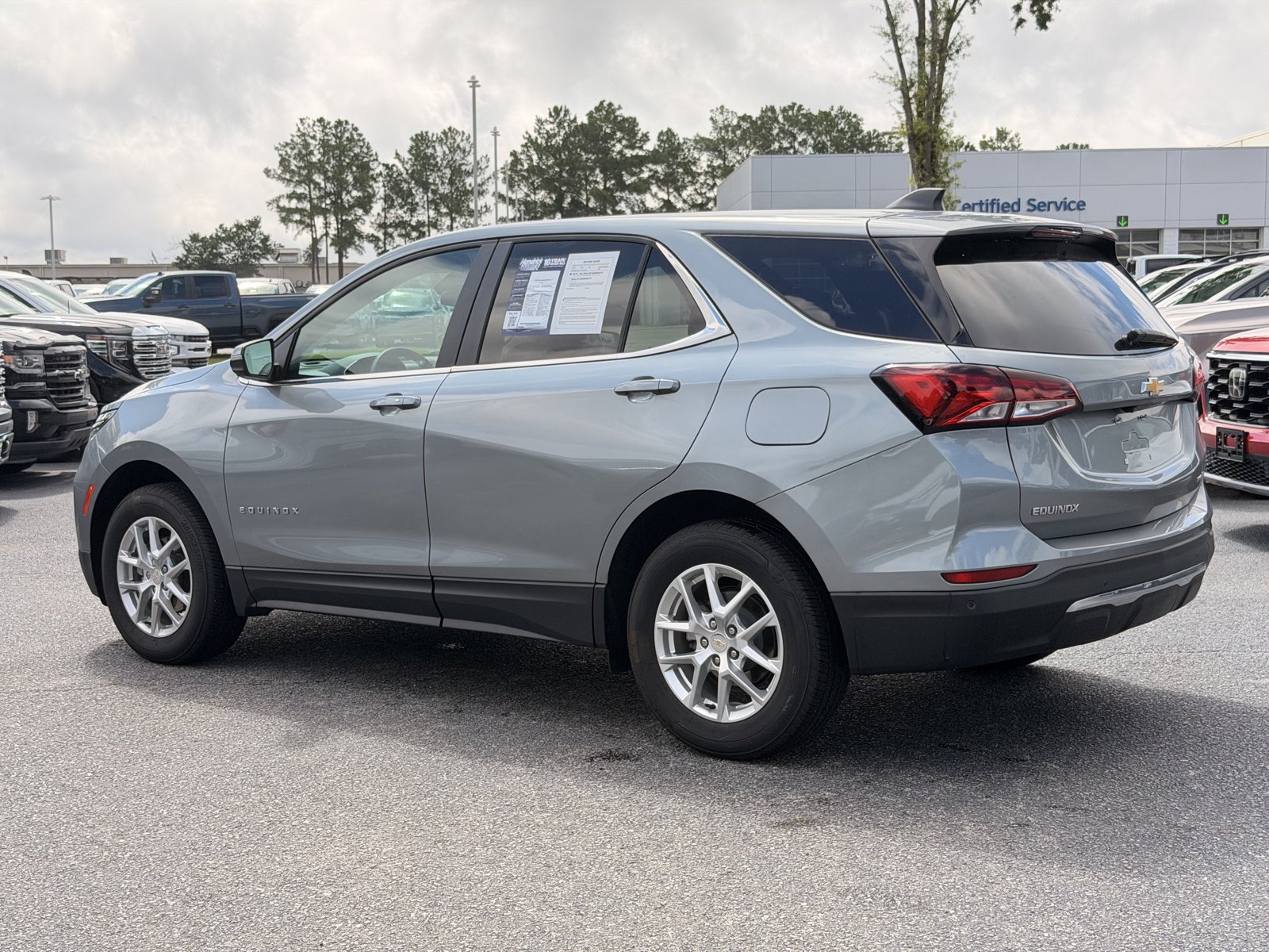 Used 2024 Chevrolet Equinox LT AWD/4WD image 10