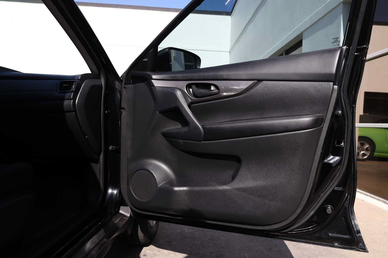 Used 2019 Nissan Rogue S AWD/4WD image 41