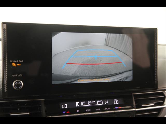 Used 2026 Toyota Sienna XLE FWD image 13