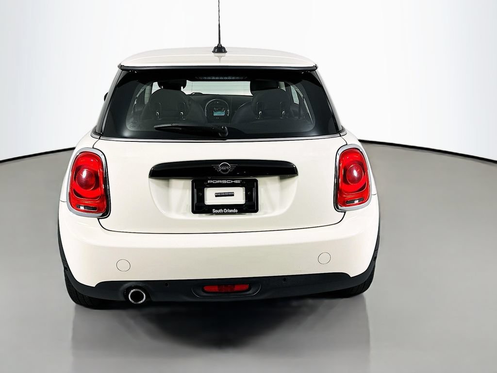 Used 2021 MINI Cooper 2-Door Hardtop FWD image 10