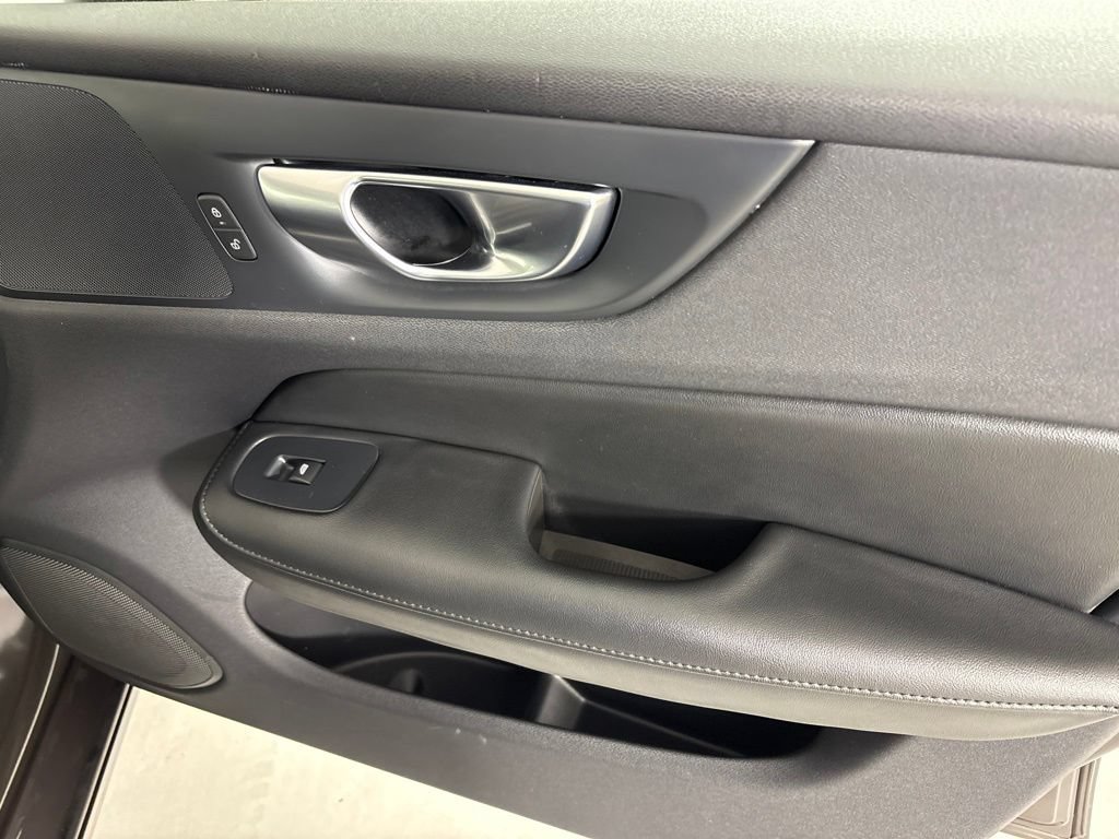 Used 2024 Volvo S60 B5 Core FWD image 15