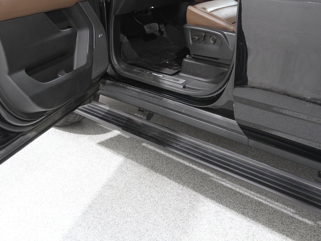 Used 2023 Chevrolet Tahoe High Country w/ LPO, Illumination Package image 4