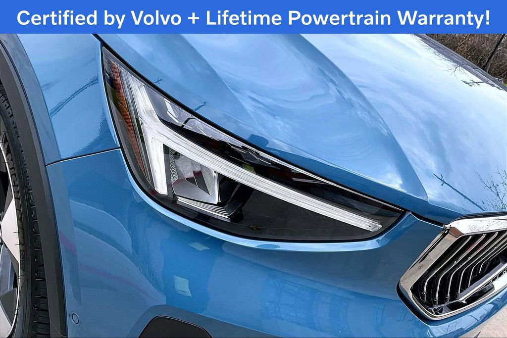 Used 2025 Volvo XC40 B5 Plus image 39