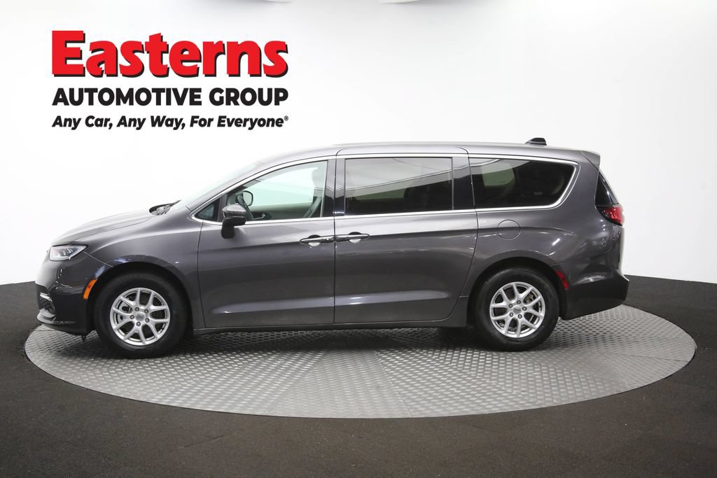 Used 2023 Chrysler Pacifica Touring-L FWD image 60