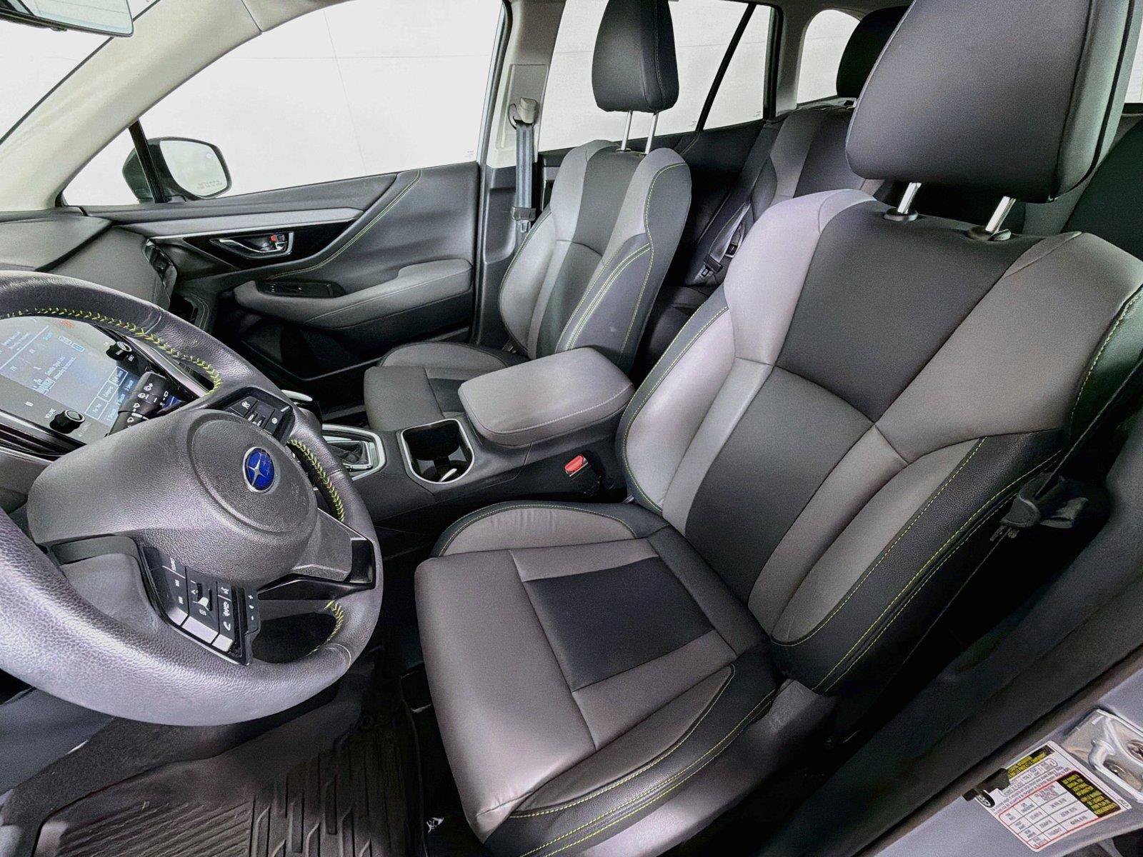 Used 2025 Subaru Outback Onyx Edition AWD/4WD image 2