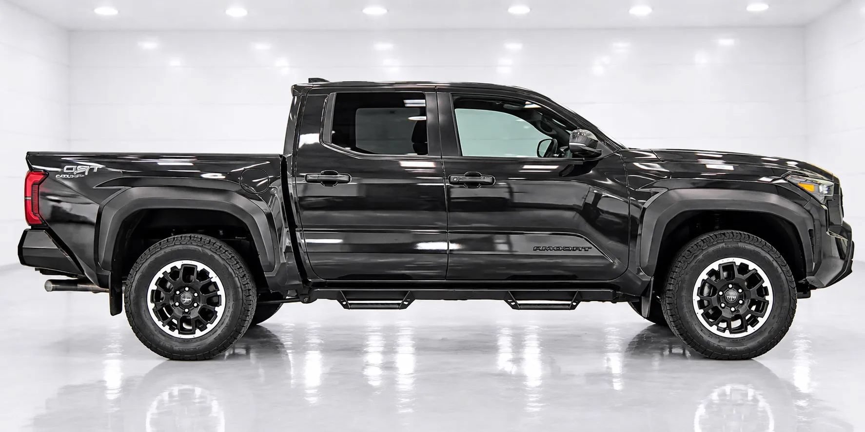 Used 2024 Toyota Tacoma TRD Off-Road w/ TRD Off Road Premium Package AWD/4WD image 6
