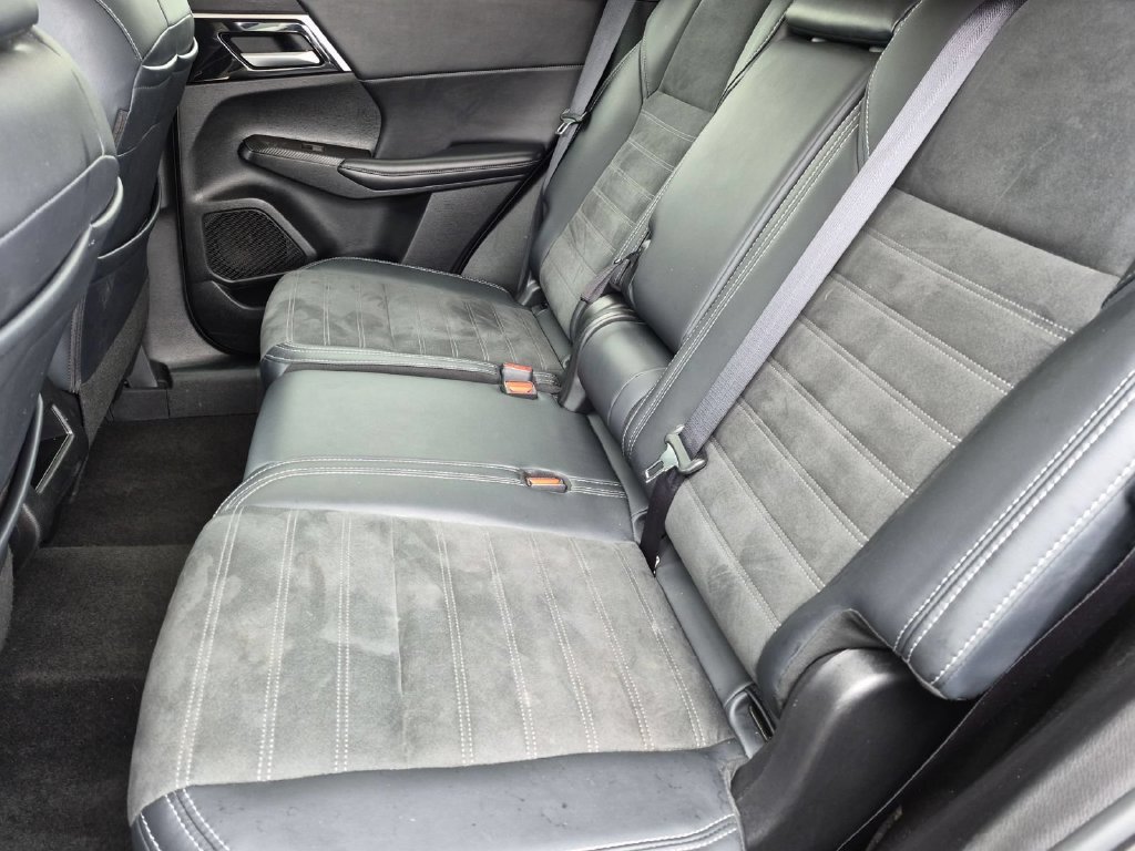 Used 2024 Mitsubishi Outlander SE FWD image 26
