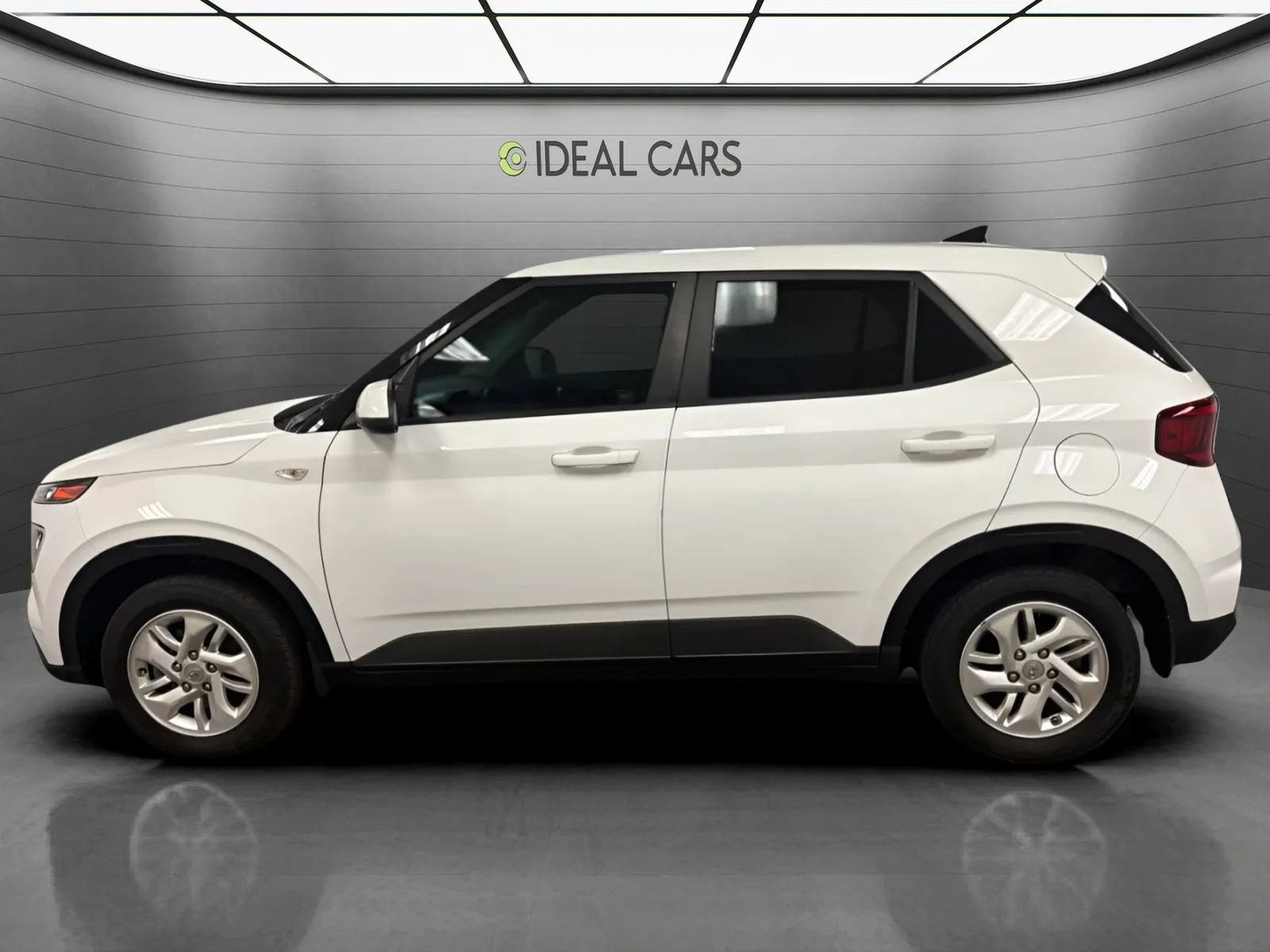 Used 2021 Hyundai Venue SE w/ Cargo Package FWD image 8
