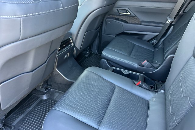 Used 2024 Lexus GX 550 w/ Accessory Package (Z1) AWD/4WD image 14