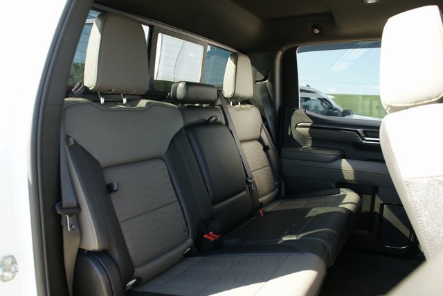 Used 2023 Chevrolet Silverado 1500 ZR2 w/ Technology Package image 37