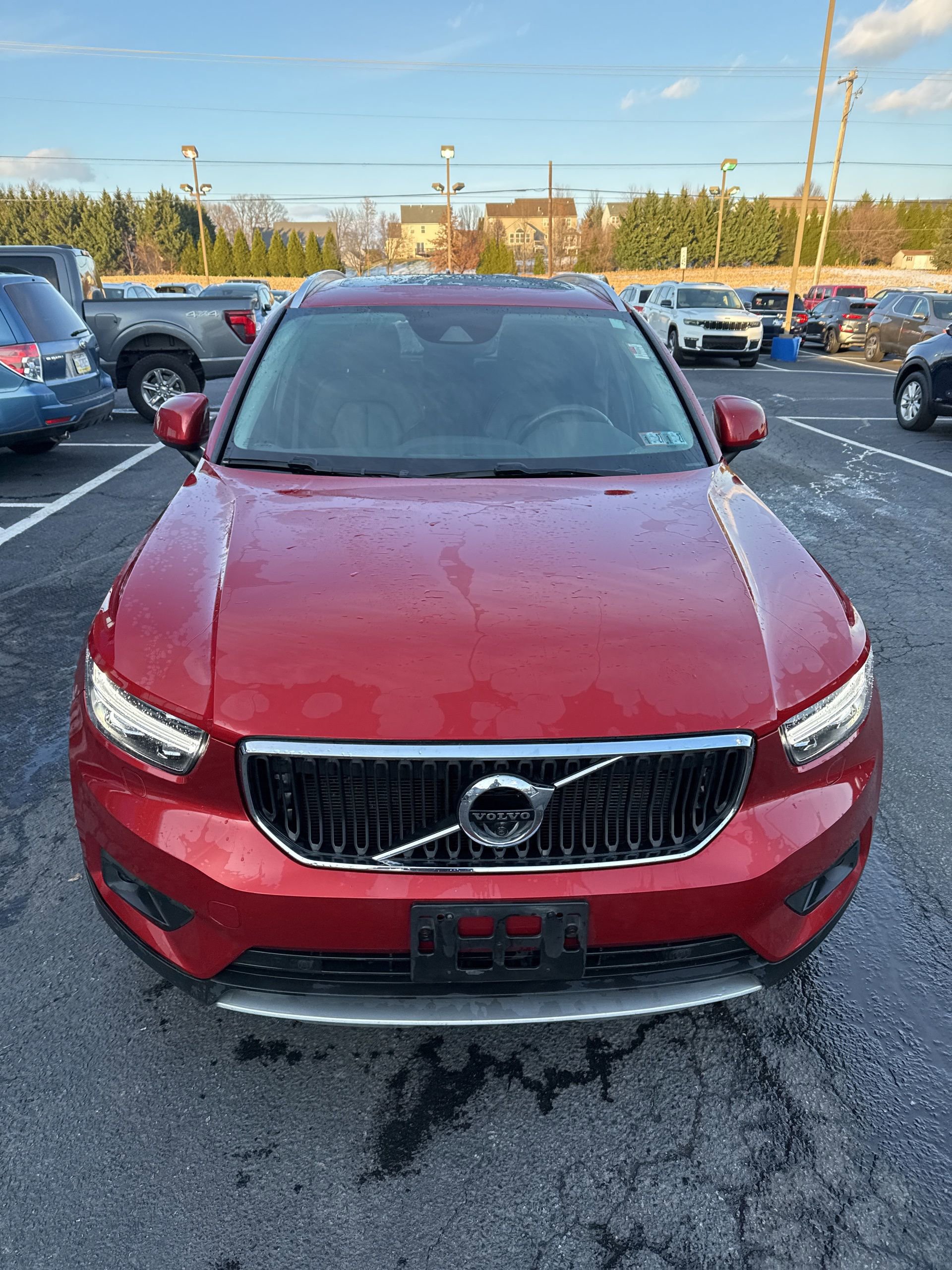 Used 2019 Volvo XC40 T5 Momentum image 9
