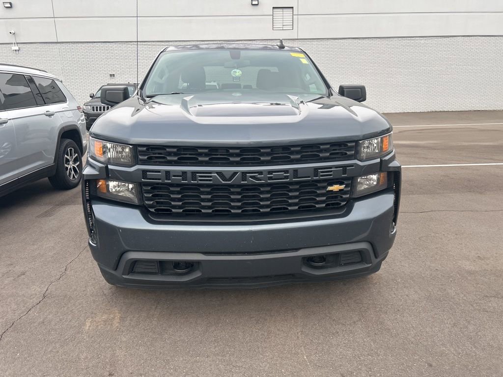 Used 2020 Chevrolet Silverado 1500 Custom w/ Custom Value Package image 2