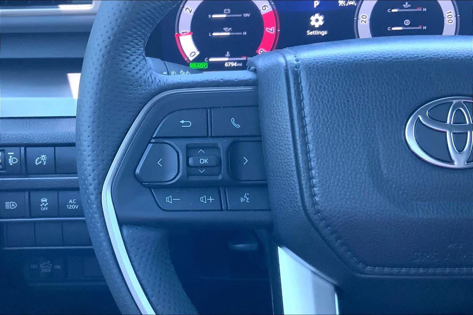 Used 2025 Toyota Tacoma TRD Off-Road AWD/4WD image 23