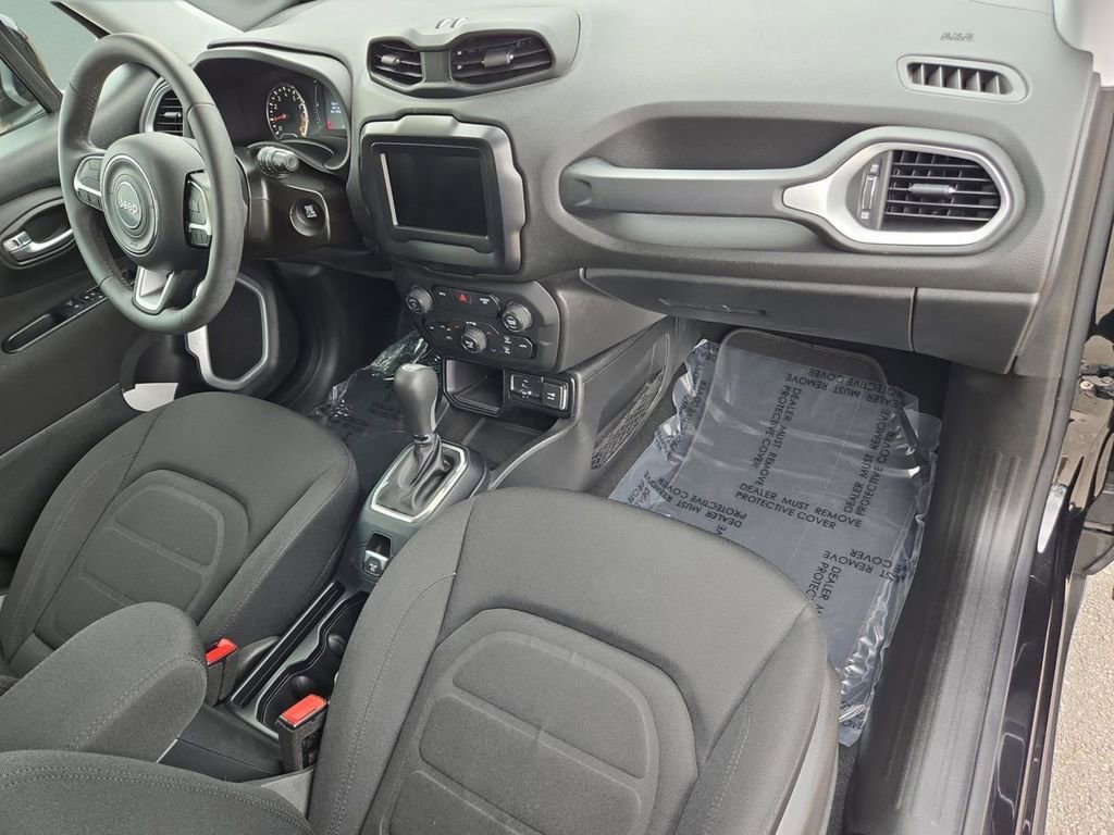 Used 2018 Jeep Renegade Latitude image 29