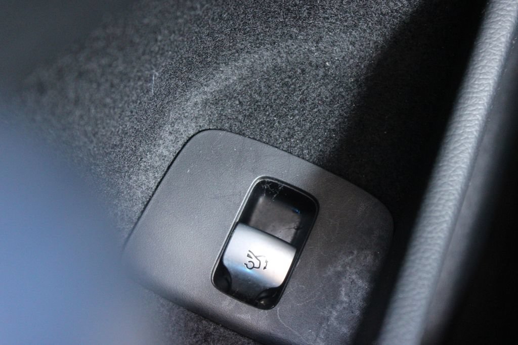 Used 2025 Mercedes-Benz E 350 Sedan image 41