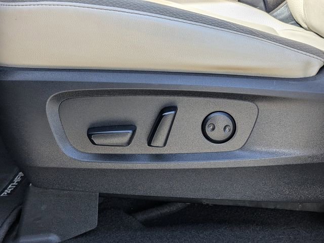 Used 2022 Nissan Pathfinder SL w/ SL Premium Package image 19