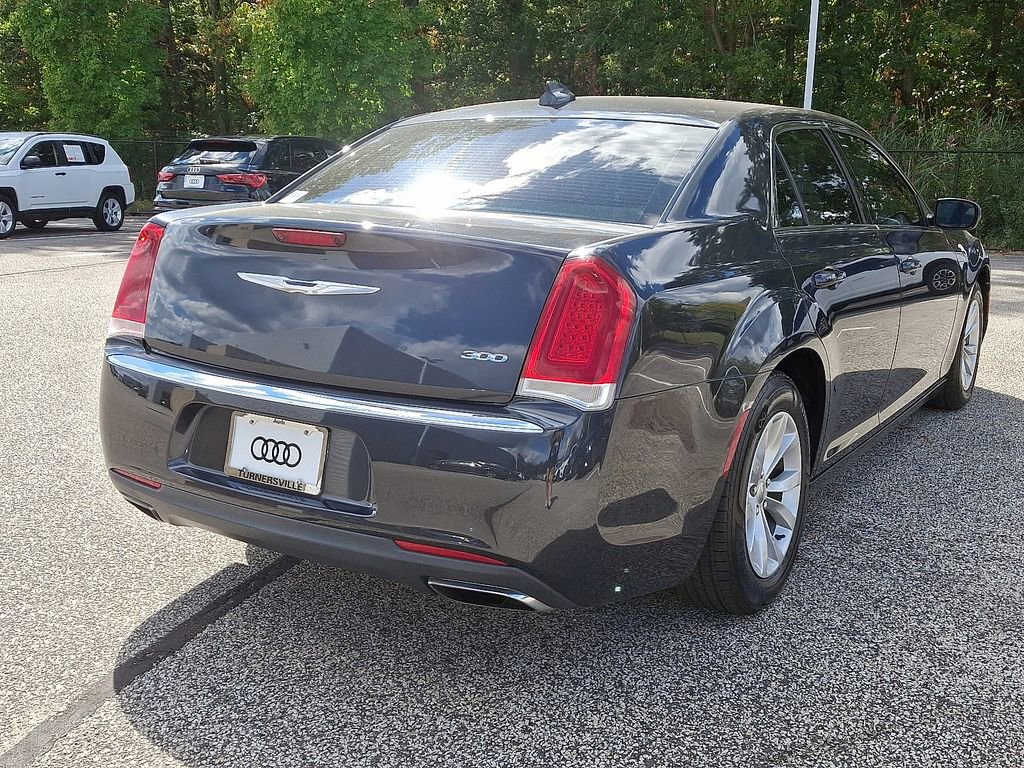 Used 2016 Chrysler 300 Limited image 6