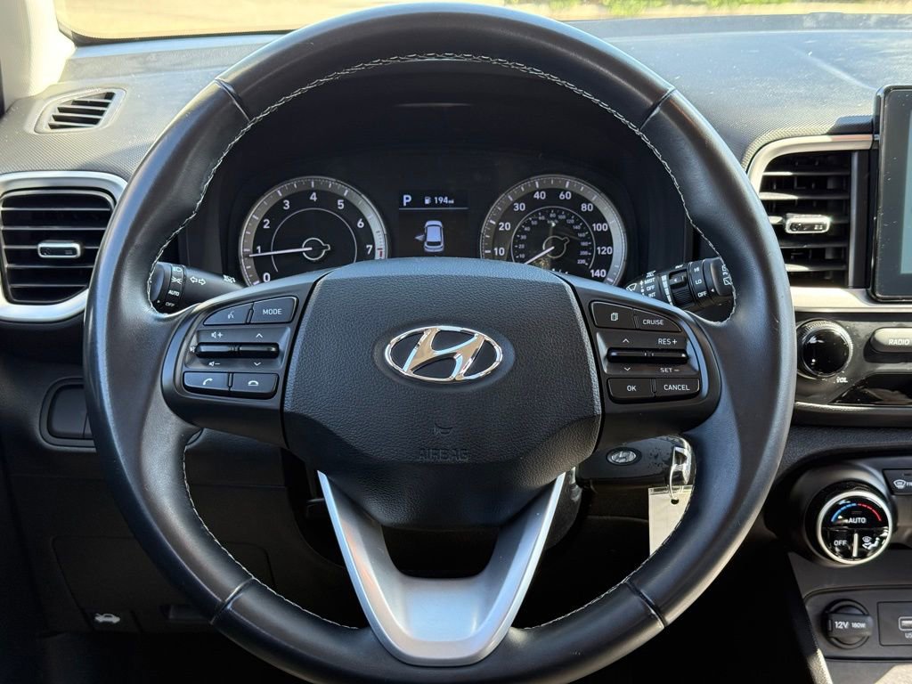 Used 2021 Hyundai Venue SEL FWD image 21