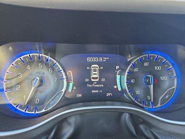 Used 2024 Chrysler Pacifica Touring-L FWD image 18