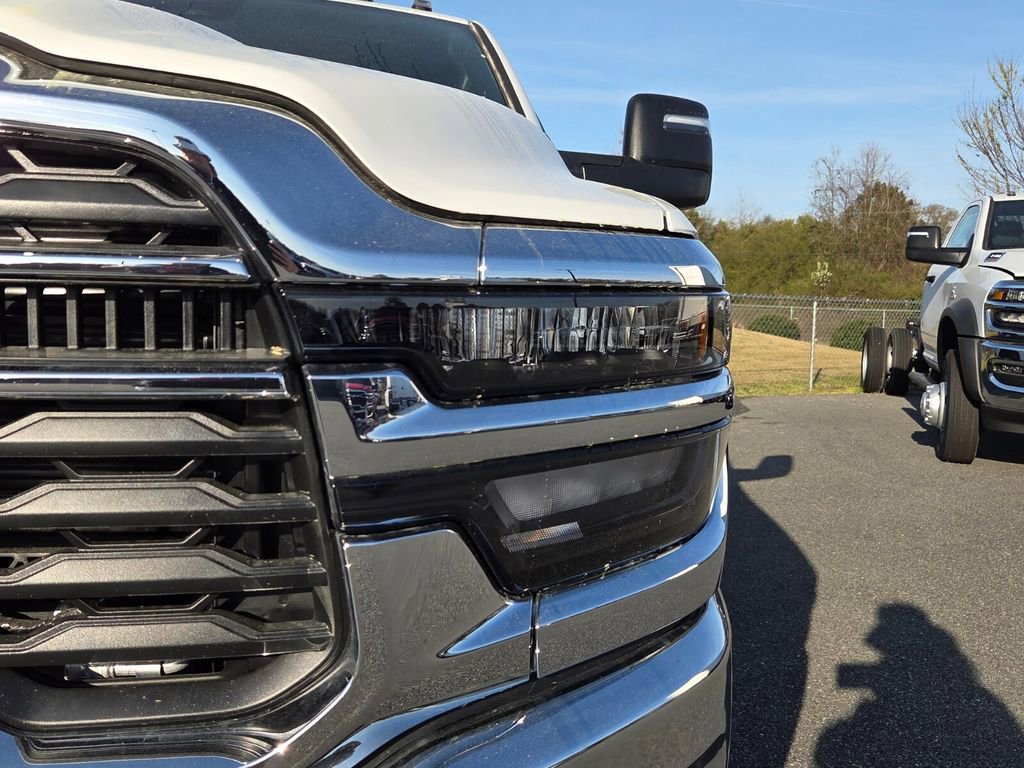 New 2026 RAM 3500 Tradesman image 19