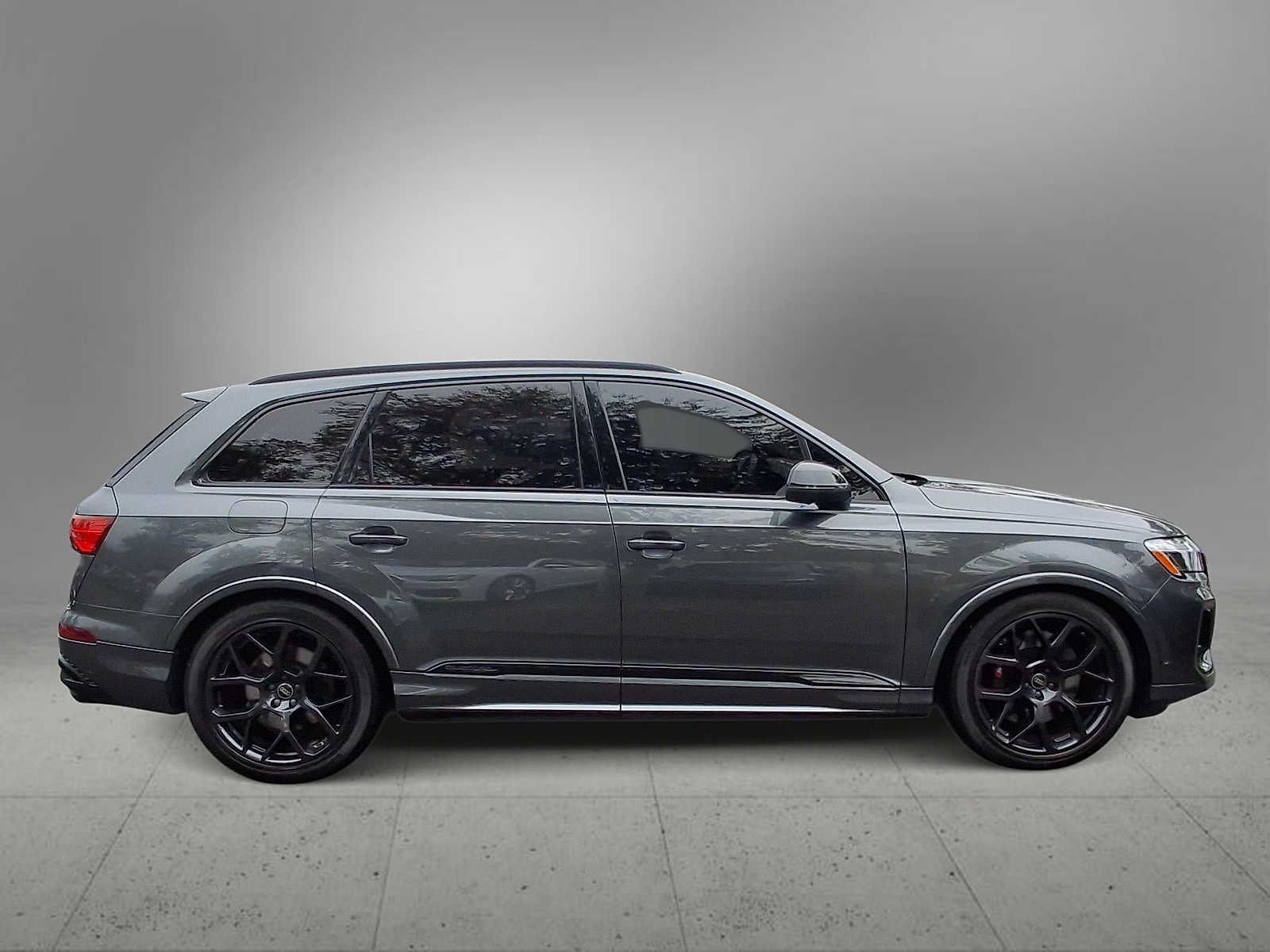 Used 2025 Audi SQ7 Premium Plus AWD/4WD image 9