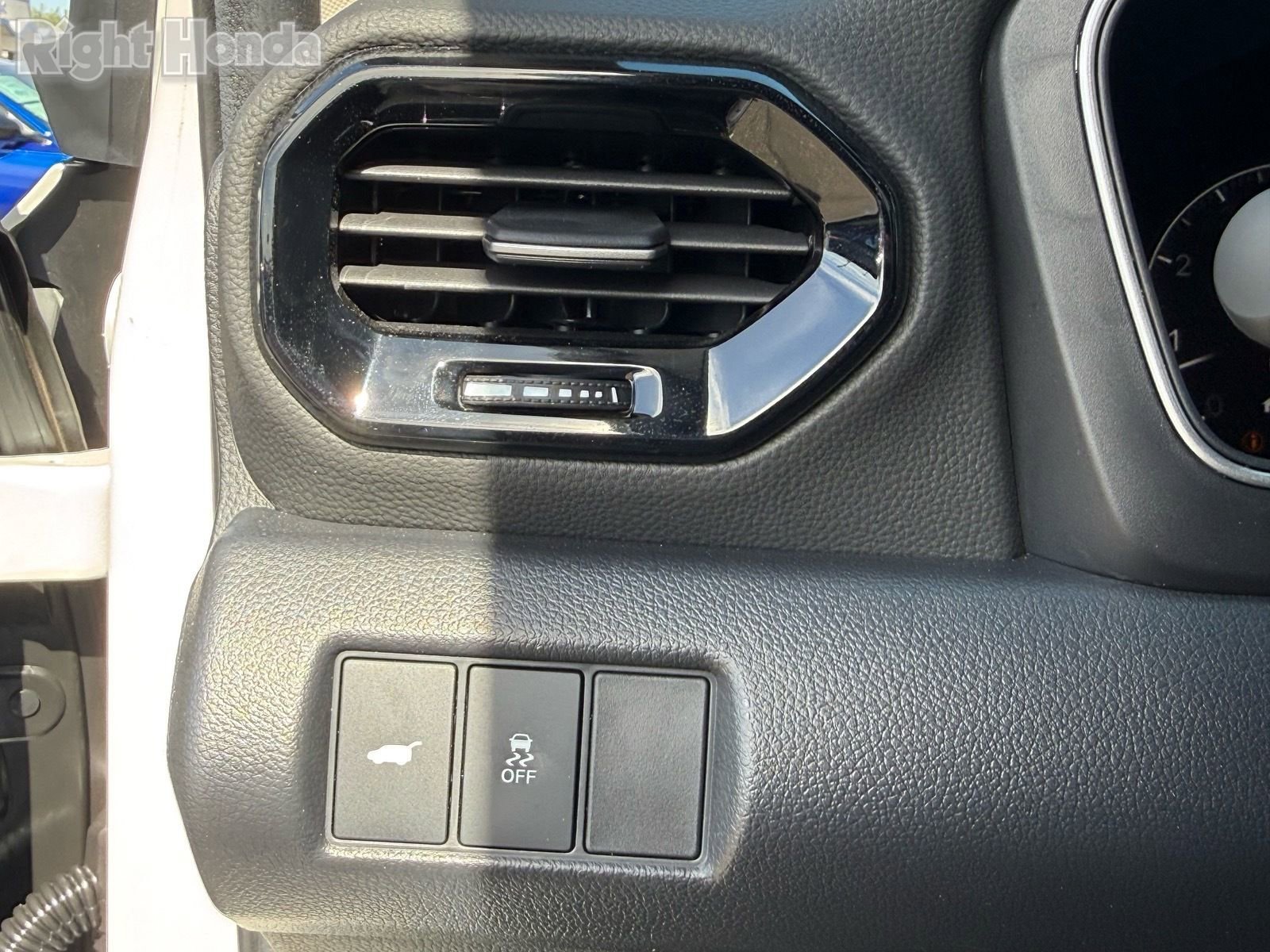 Certified 2025 Honda Pilot Touring image 15