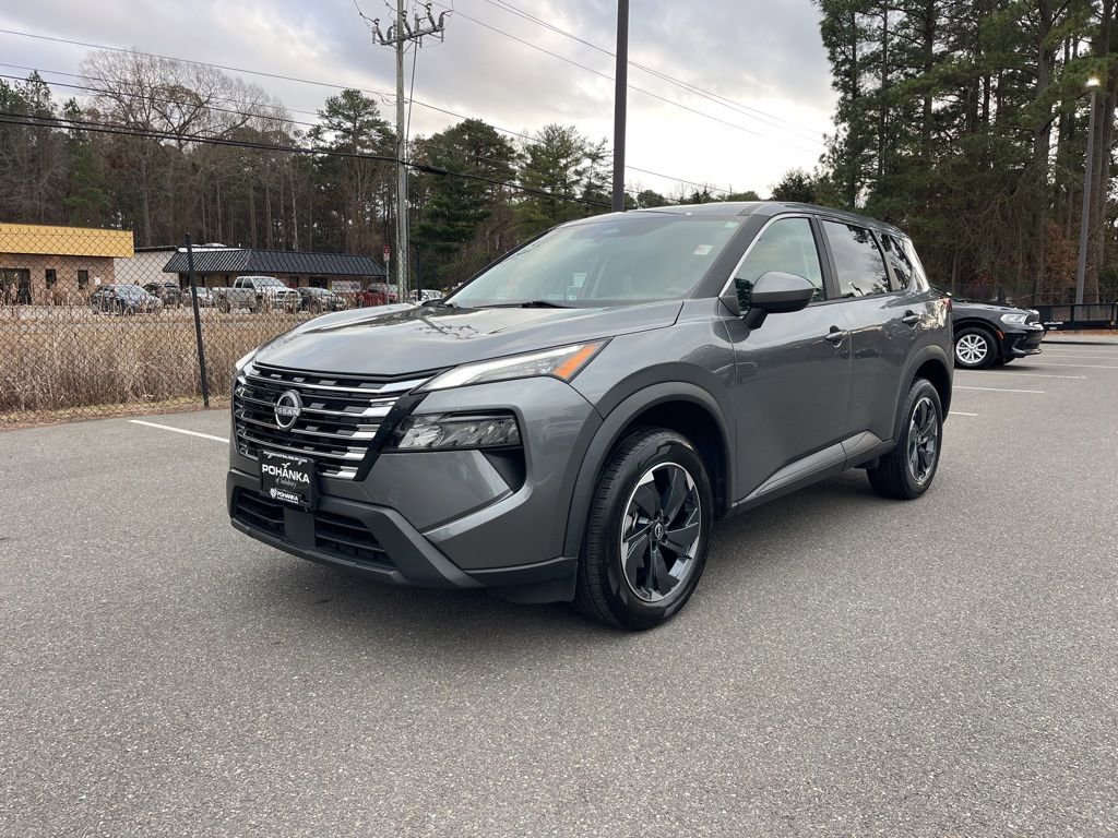 Used 2024 Nissan Rogue SV video 2