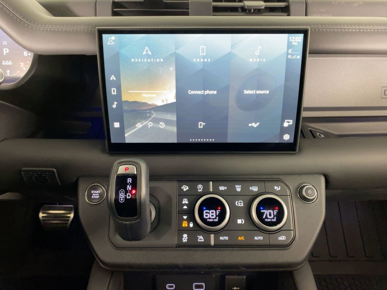 Used 2023 Land Rover Defender 110 V8 image 22