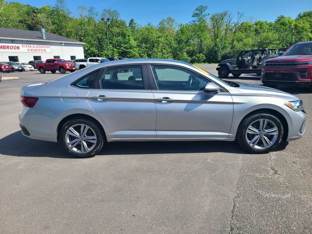 Used 2024 Volkswagen Jetta SE w/ Panoramic Sunroof Package FWD image 6