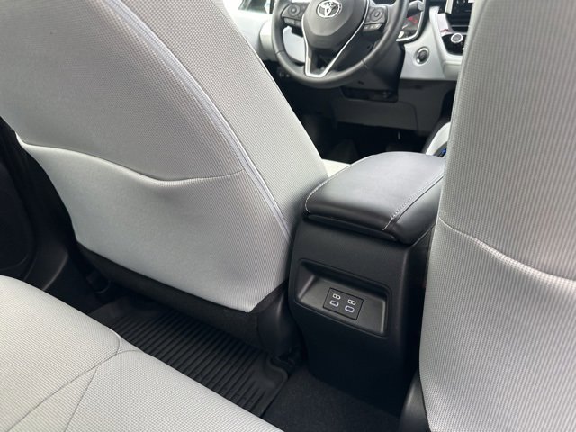Used 2025 Toyota Corolla SE image 14