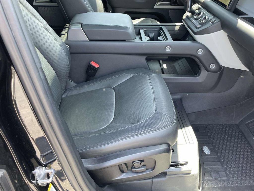Certified 2024 Land Rover Defender 110 X-Dynamic SE AWD/4WD image 16