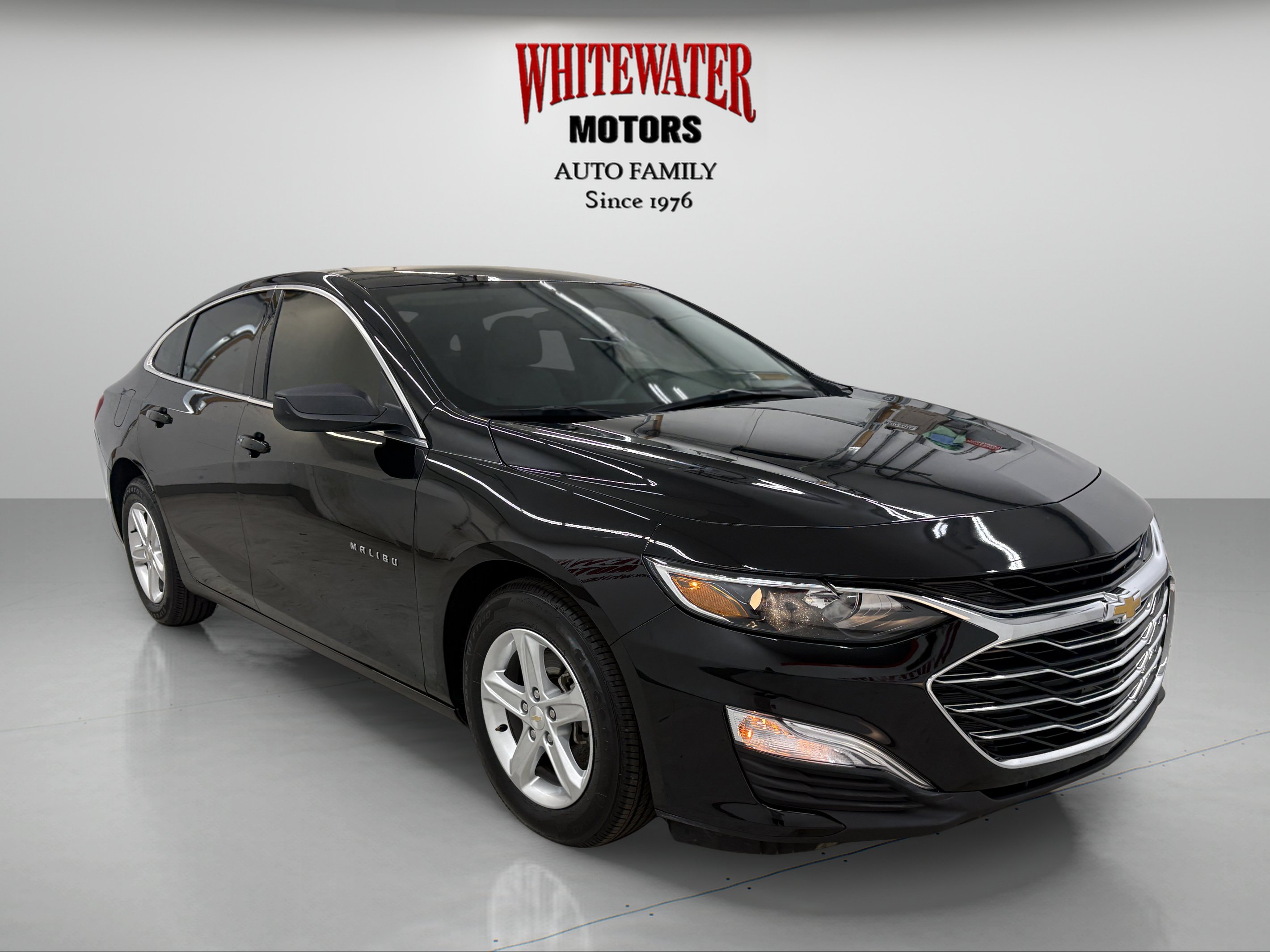 Used 2022 Chevrolet Malibu LS FWD image 4