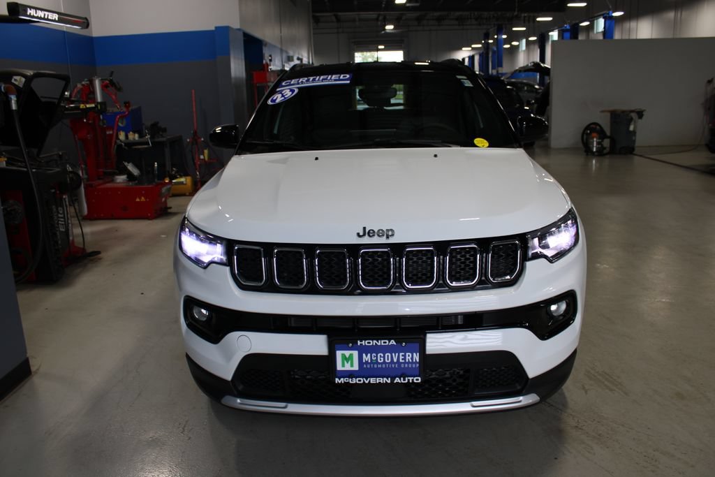 Used 2023 Jeep Compass Limited AWD/4WD image 2