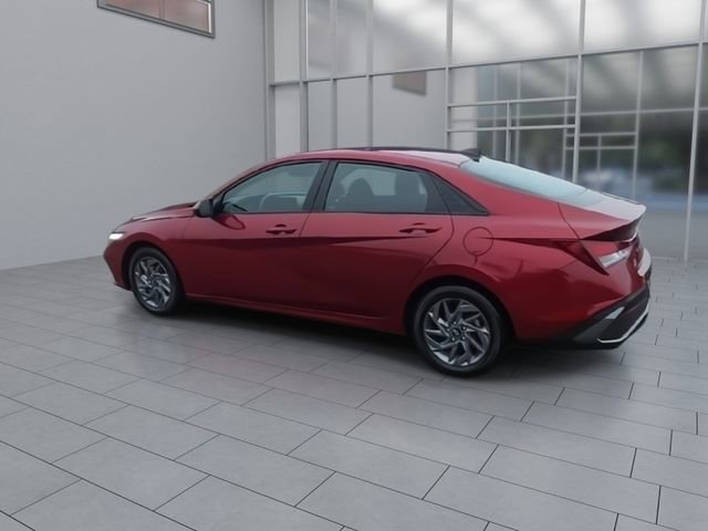 Used 2024 Hyundai Elantra SEL image 6