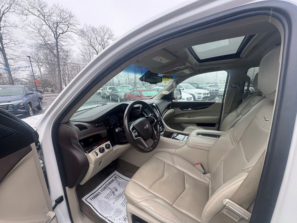 Used 2016 Cadillac Escalade Premium image 33